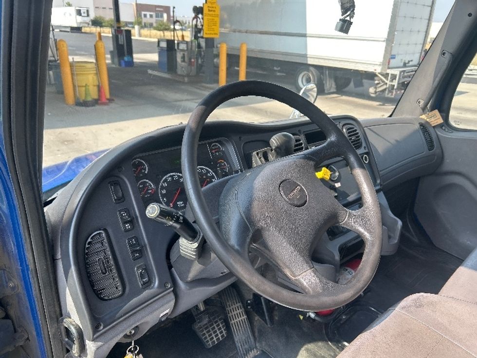 Medium Duty Box Truck-Light and Medium Duty Trucks-Freightliner-2021-M2-Denver-CO-196,715\n\t\tmiles-$ 61,000 - Image 17