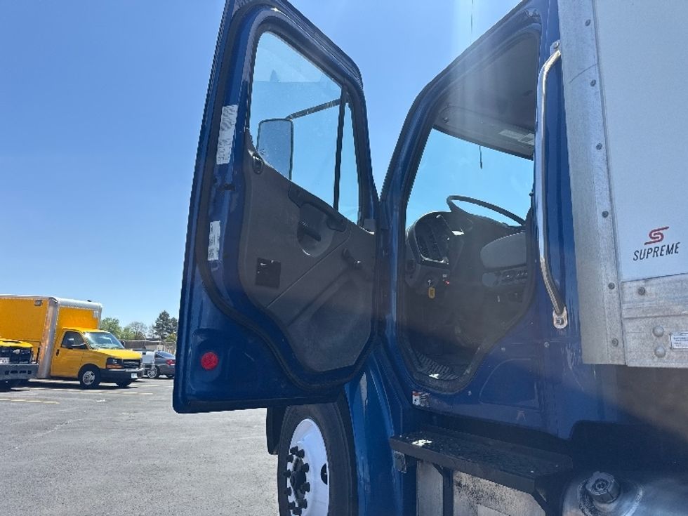 Medium Duty Box Truck-Light and Medium Duty Trucks-Freightliner-2021-M2-Denver-CO-199,979\n\t\tmiles-$ 56,500 - Image 16