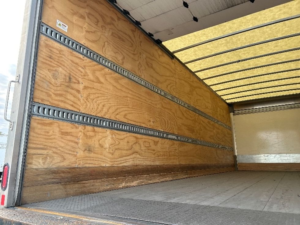 Medium Duty Box Truck-Light and Medium Duty Trucks-Freightliner-2021-M2-Des Moines-IA-211,315\n\t\tmiles-$ 42,250 - Image 11