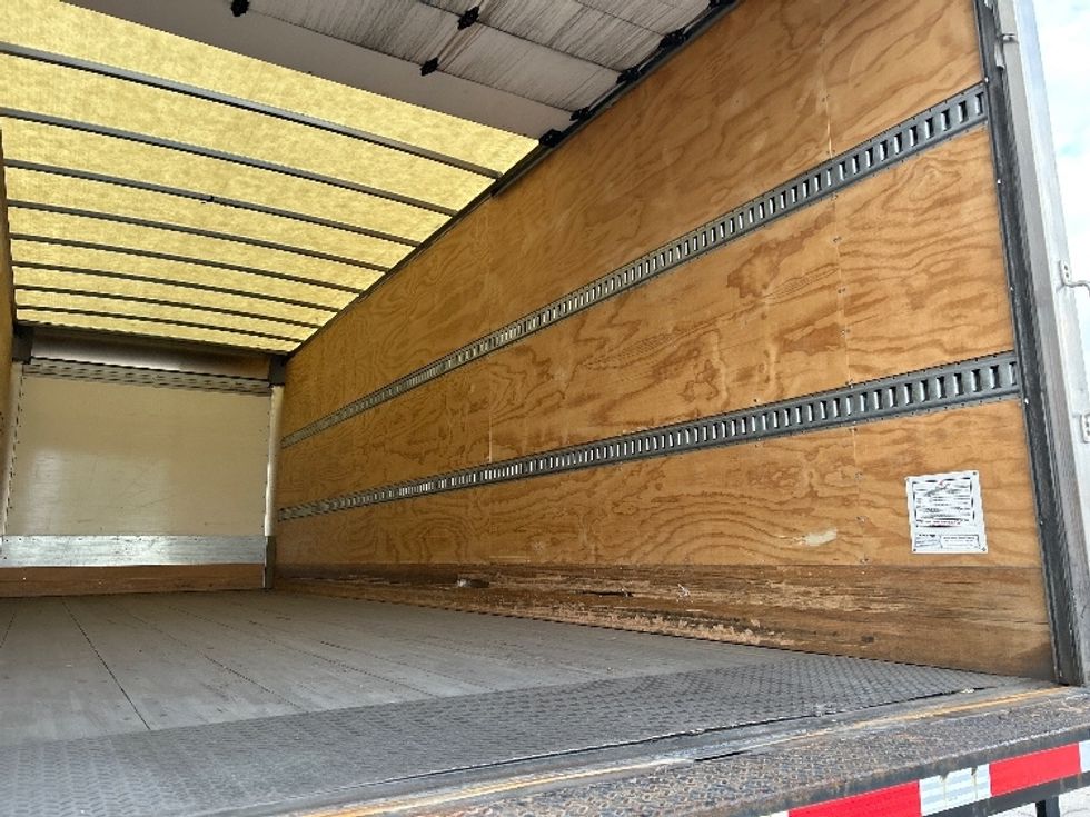 Medium Duty Box Truck-Light and Medium Duty Trucks-Freightliner-2021-M2-Des Moines-IA-211,315\n\t\tmiles-$ 42,250 - Image 12