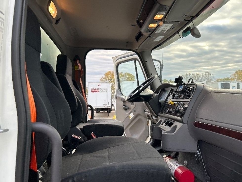 Medium Duty Box Truck-Light and Medium Duty Trucks-Freightliner-2021-M2-Des Moines-IA-211,315\n\t\tmiles-$ 42,250 - Image 20
