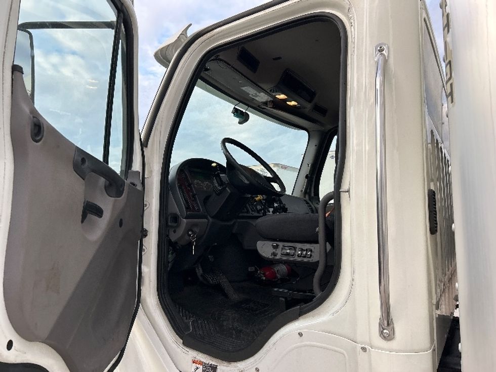 Medium Duty Box Truck-Light and Medium Duty Trucks-Freightliner-2021-M2-Des Moines-IA-217,823\n\t\tmiles-$ 41,250 - Image 16