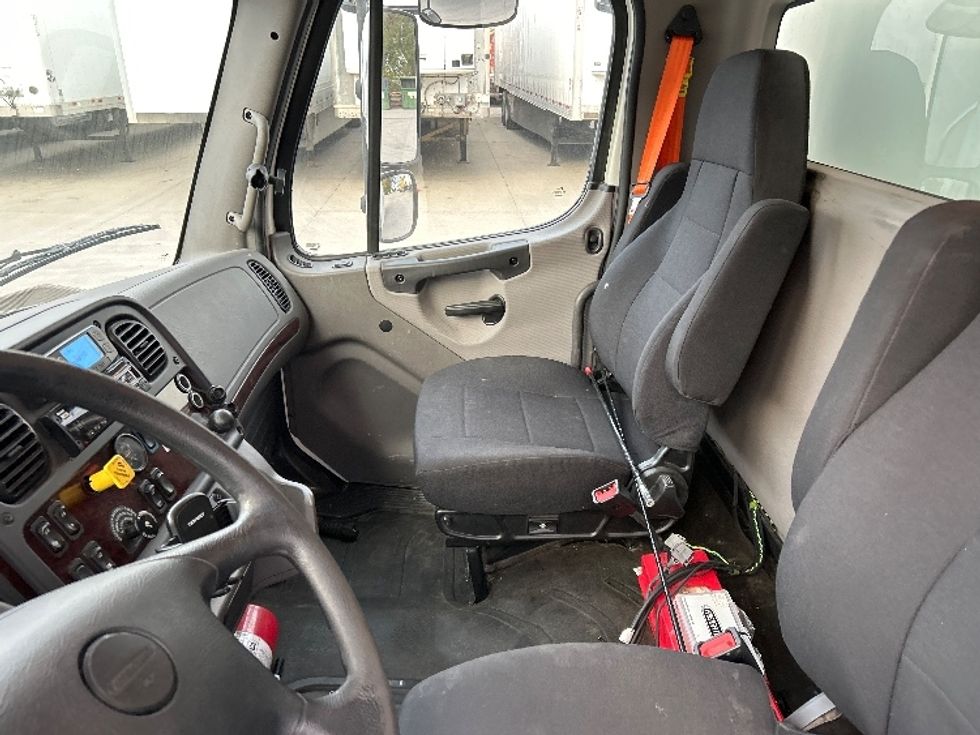 Medium Duty Box Truck-Light and Medium Duty Trucks-Freightliner-2021-M2-Des Moines-IA-217,823\n\t\tmiles-$ 41,250 - Image 19