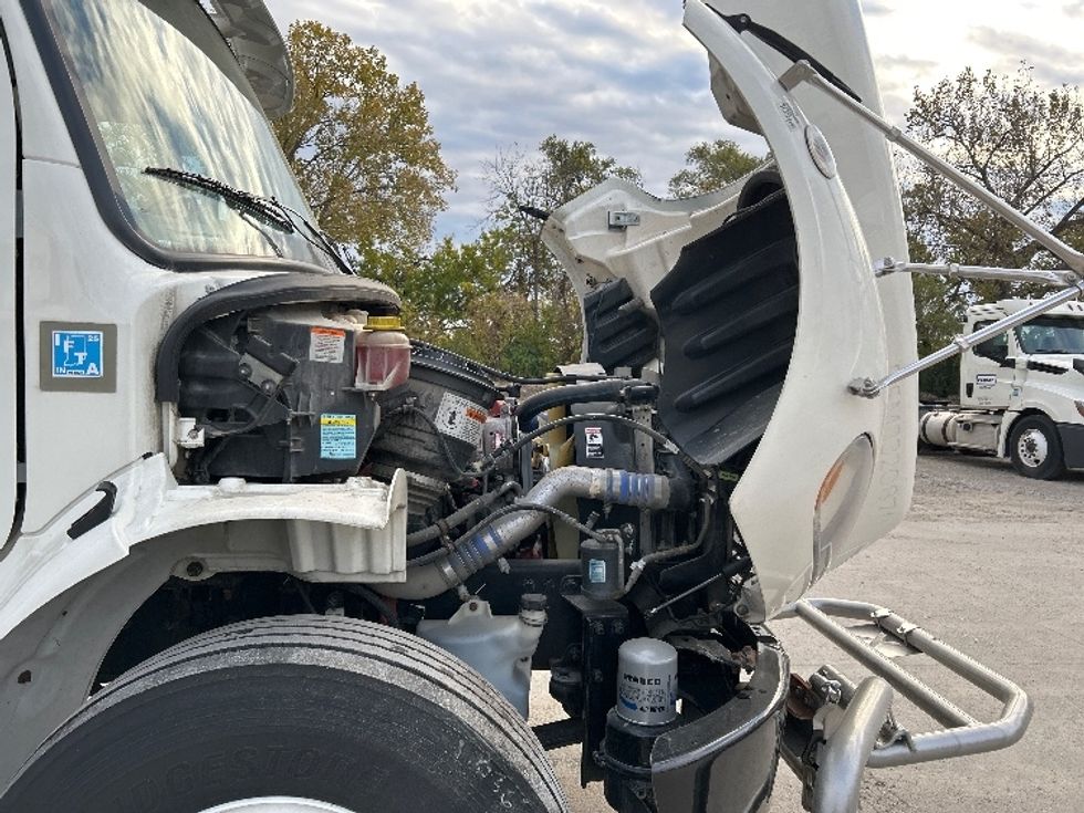 Medium Duty Box Truck-Light and Medium Duty Trucks-Freightliner-2021-M2-Des Moines-IA-217,823\n\t\tmiles-$ 41,250 - Image 24