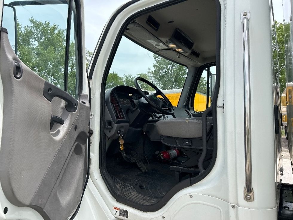 Medium Duty Box Truck-Light and Medium Duty Trucks-Freightliner-2021-M2-Des Moines-IA-64,193\n\t\tmiles-$ 77,500 - Image 16