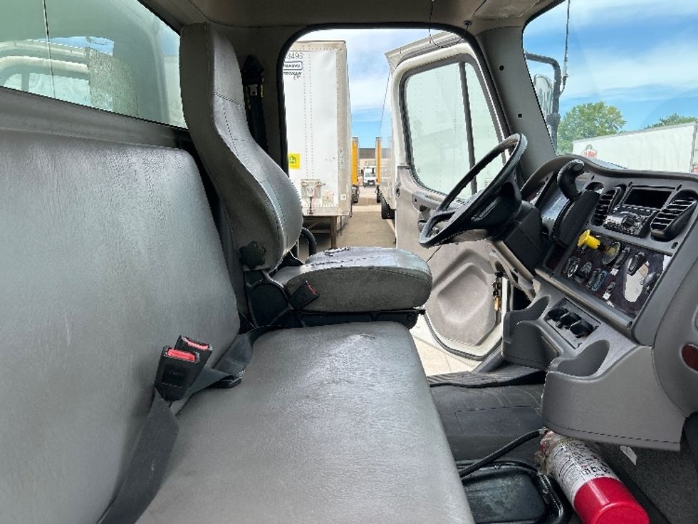 Medium Duty Box Truck-Light and Medium Duty Trucks-Freightliner-2021-M2-Des Moines-IA-64,193\n\t\tmiles-$ 77,500 - Image 21