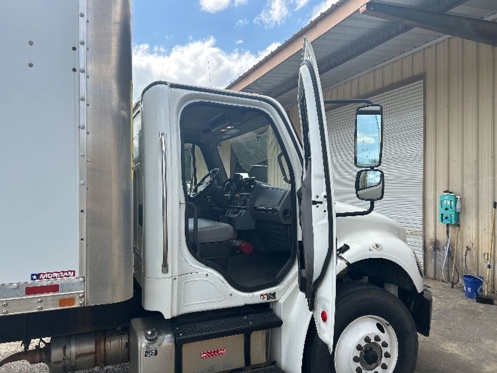 Medium Duty Box Truck-Light and Medium Duty Trucks-Freightliner-2021-M2-Dothan-AL-146,071\n\t\tmiles-$ 51,500 - Image 17