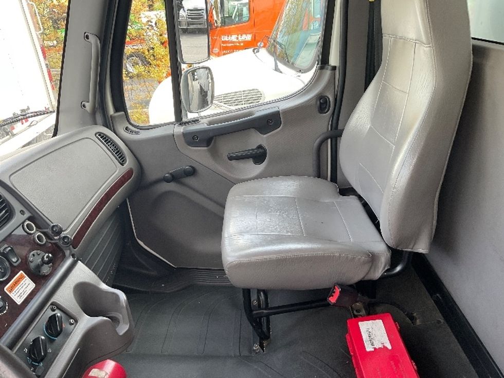 Medium Duty Box Truck-Light and Medium Duty Trucks-Freightliner-2021-M2-Duluth-GA-148,109\n\t\tmiles-$ 71,000 - Image 19