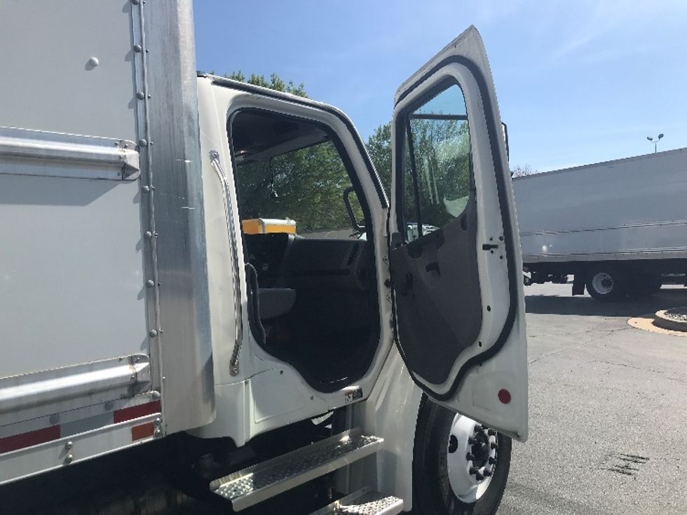 Medium Duty Box Truck-Light and Medium Duty Trucks-Freightliner-2021-M2-Duluth-GA-148,109\n\t\tmiles-$ 71,000 - Image 20