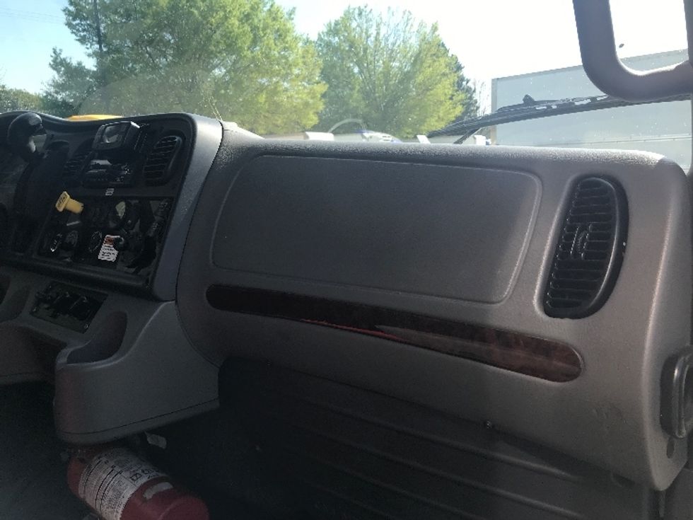 Medium Duty Box Truck-Light and Medium Duty Trucks-Freightliner-2021-M2-Duluth-GA-148,109\n\t\tmiles-$ 71,000 - Image 21