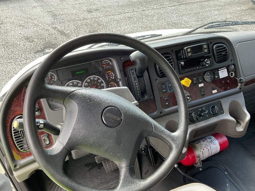 Medium Duty Box Truck-Light and Medium Duty Trucks-Freightliner-2021-M2-Duluth-GA-153,003\n\t\tmiles-$ 70,250 - Image 18
