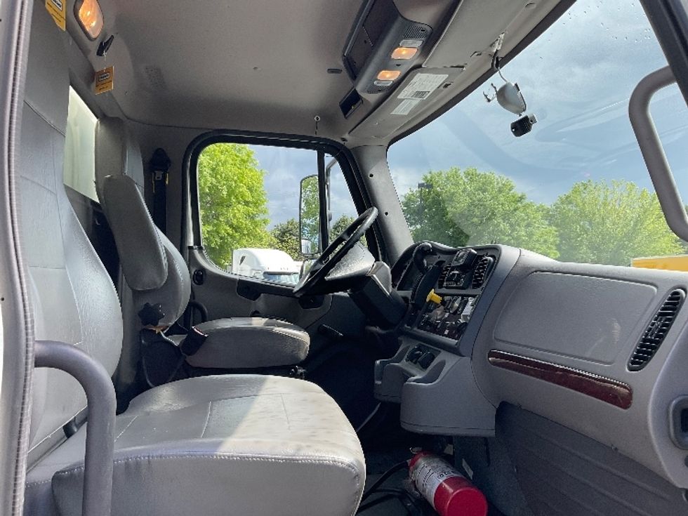 Medium Duty Box Truck-Light and Medium Duty Trucks-Freightliner-2021-M2-Duluth-GA-153,003\n\t\tmiles-$ 70,250 - Image 22