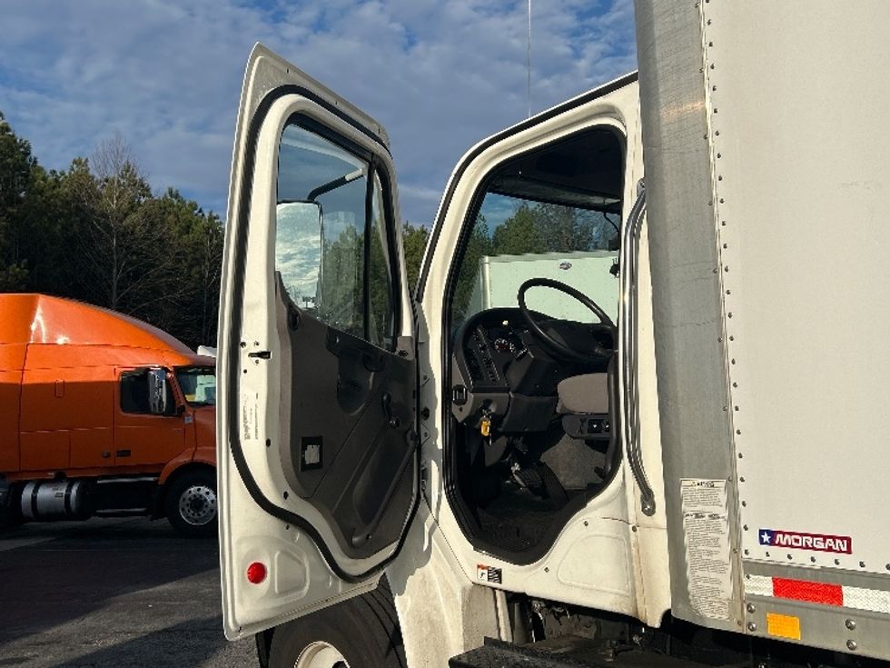 Medium Duty Box Truck-Light and Medium Duty Trucks-Freightliner-2021-M2-Duluth-GA-337,695\n\t\tmiles-$ 42,500 - Image 16
