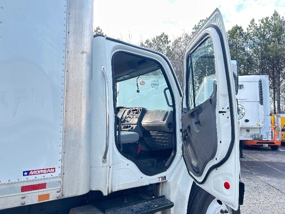 Medium Duty Box Truck-Light and Medium Duty Trucks-Freightliner-2021-M2-Duluth-GA-337,695\n\t\tmiles-$ 42,500 - Image 20