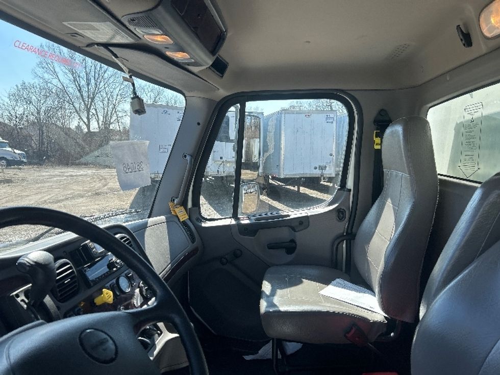 Medium Duty Box Truck-Light and Medium Duty Trucks-Freightliner-2021-M2-East Chicago-IN-111,012\n\t\tmiles-$ 67,000 - Image 19