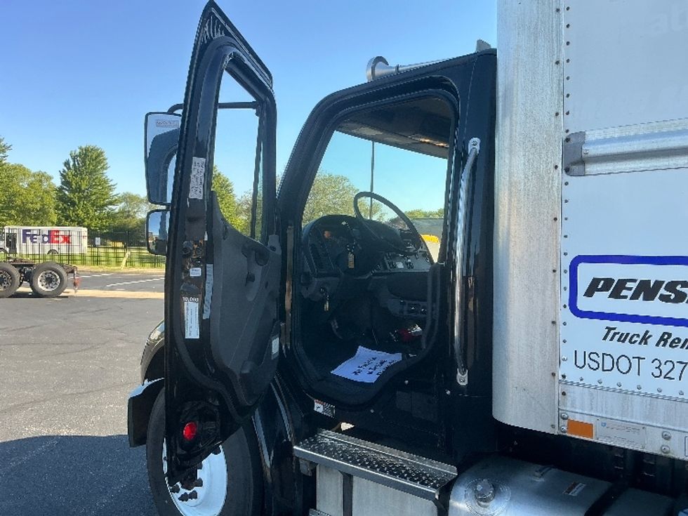 Medium Duty Box Truck-Light and Medium Duty Trucks-Freightliner-2021-M2-Elkhart-IN-257,830\n\t\tmiles-$ 45,250 - Image 16