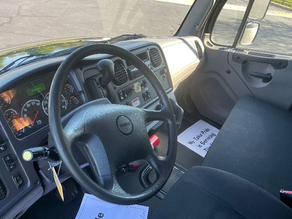 Medium Duty Box Truck-Light and Medium Duty Trucks-Freightliner-2021-M2-Elkhart-IN-257,830\n\t\tmiles-$ 45,250 - Image 17