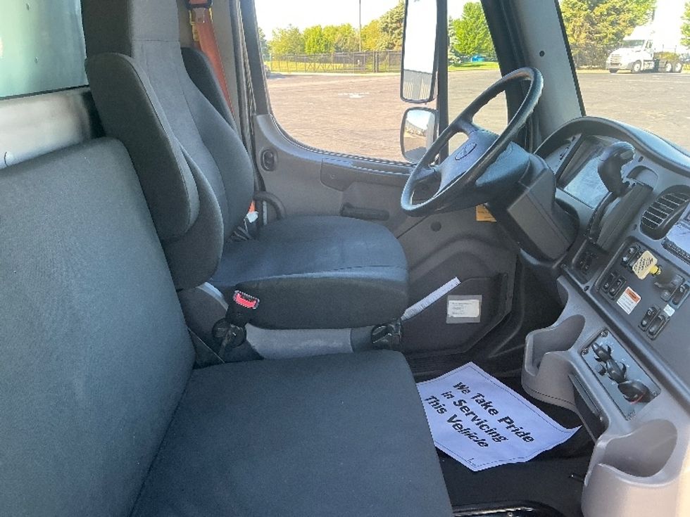 Medium Duty Box Truck-Light and Medium Duty Trucks-Freightliner-2021-M2-Elkhart-IN-257,830\n\t\tmiles-$ 45,250 - Image 22