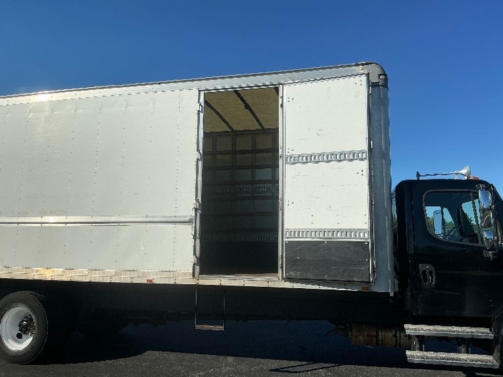 Medium Duty Box Truck-Light and Medium Duty Trucks-Freightliner-2021-M2-Elkhart-IN-257,830\n\t\tmiles-$ 45,250 - Image 26