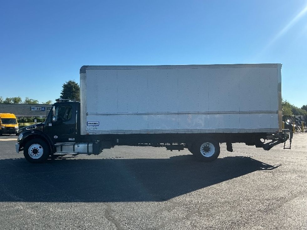 Medium Duty Box Truck-Light and Medium Duty Trucks-Freightliner-2021-M2-Elkhart-IN-257,830\n\t\tmiles-$ 45,250 - Image 4