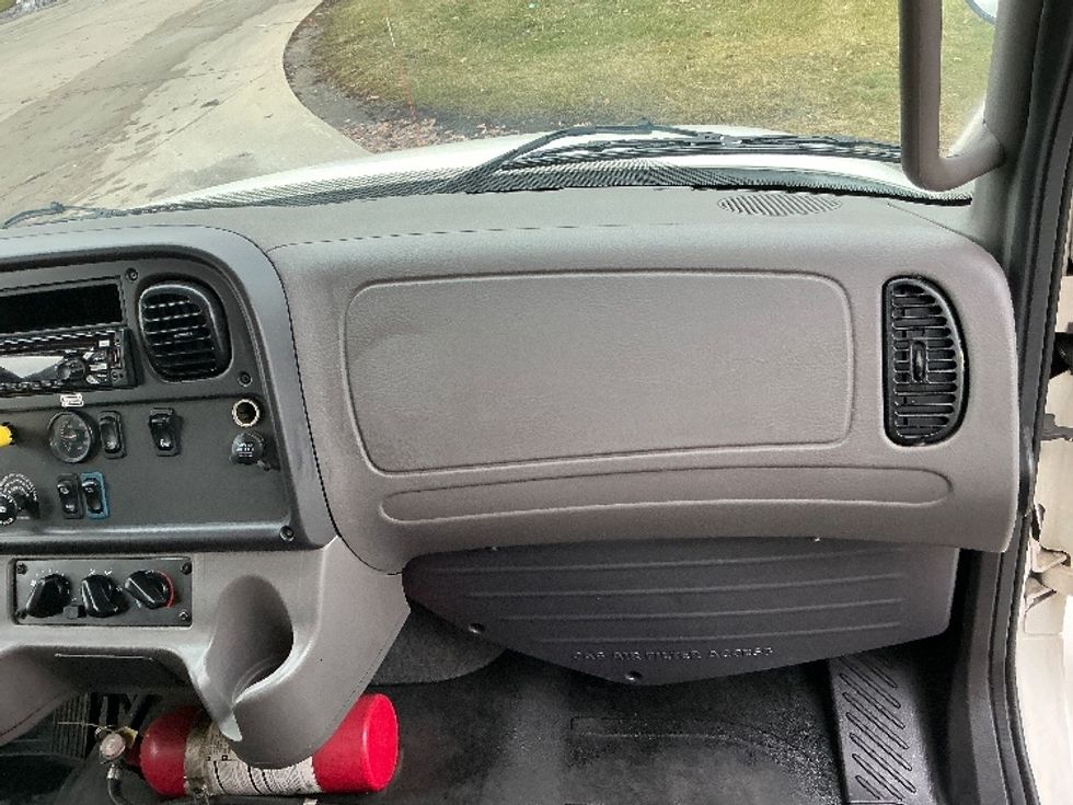 Medium Duty Box Truck-Light and Medium Duty Trucks-Freightliner-2021-M2-Elkhart-IN-61,915\n\t\tmiles-$ 68,250 - Image 20