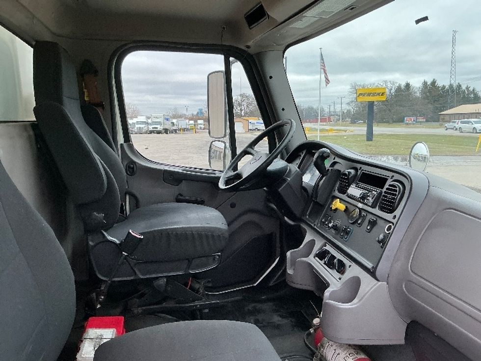 Medium Duty Box Truck-Light and Medium Duty Trucks-Freightliner-2021-M2-Elkhart-IN-61,915\n\t\tmiles-$ 68,250 - Image 21