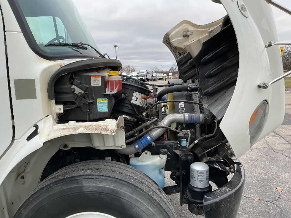 Medium Duty Box Truck-Light and Medium Duty Trucks-Freightliner-2021-M2-Elkhart-IN-61,915\n\t\tmiles-$ 68,250 - Image 22