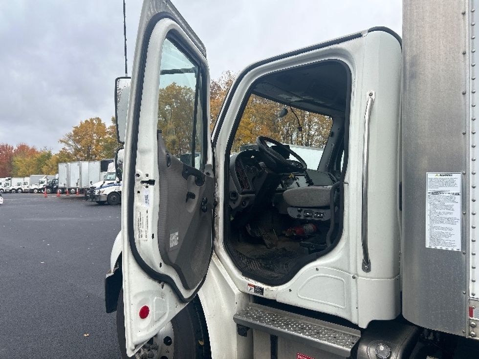 Medium Duty Box Truck-Light and Medium Duty Trucks-Freightliner-2021-M2-Elmira-NY-287,087\n\t\tmiles-$ 39,500 - Image 16