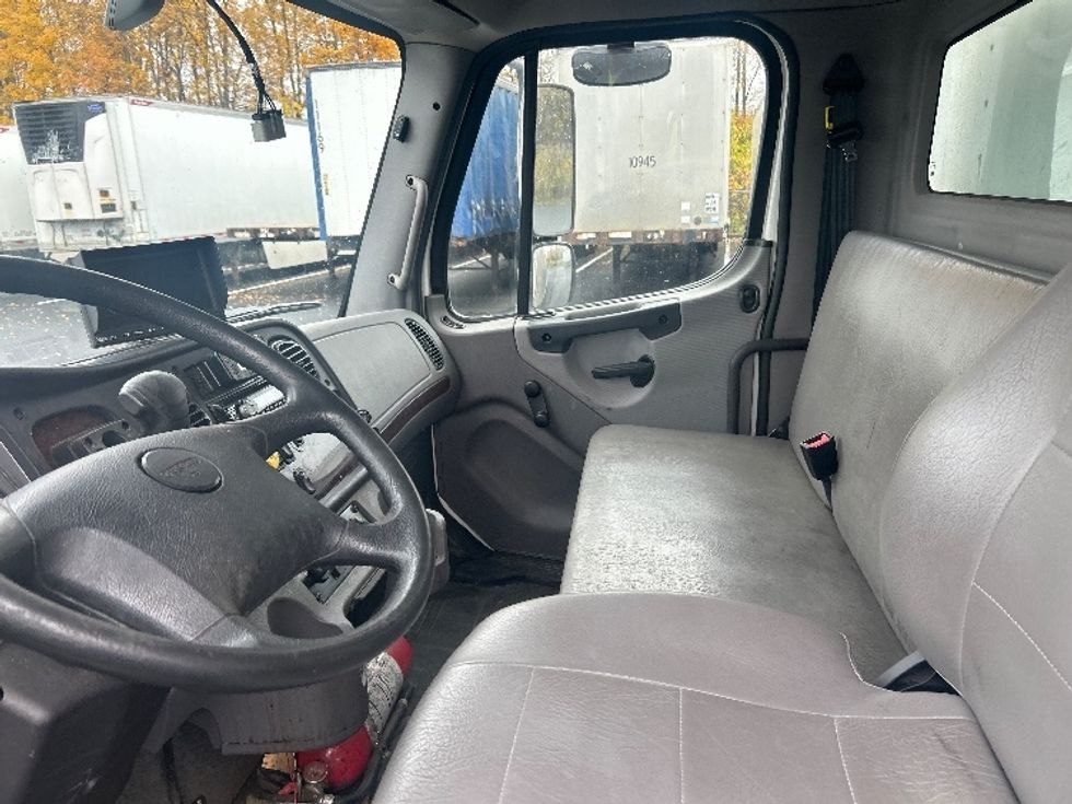Medium Duty Box Truck-Light and Medium Duty Trucks-Freightliner-2021-M2-Elmira-NY-287,087\n\t\tmiles-$ 39,500 - Image 19