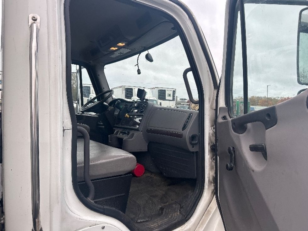 Medium Duty Box Truck-Light and Medium Duty Trucks-Freightliner-2021-M2-Elmira-NY-287,087\n\t\tmiles-$ 39,500 - Image 20