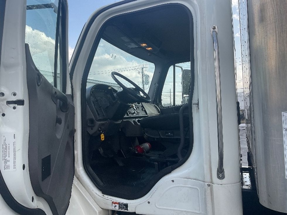 Medium Duty Box Truck-Light and Medium Duty Trucks-Freightliner-2021-M2-Elmsford-NY-163,535\n\t\tmiles-$ 53,500 - Image 16
