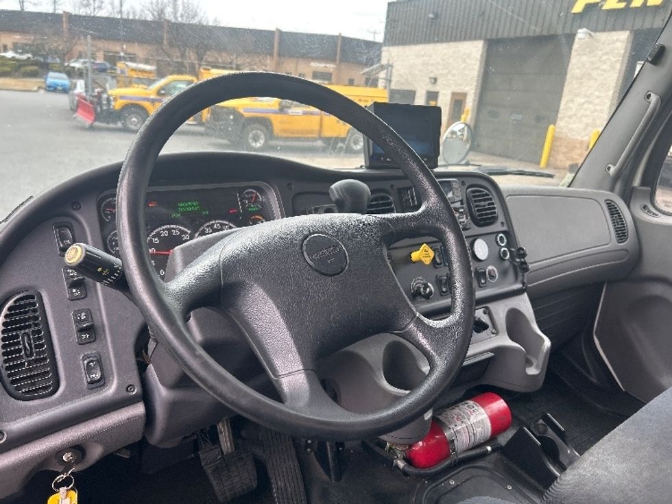 Medium Duty Box Truck-Light and Medium Duty Trucks-Freightliner-2021-M2-Essex-MD-310,736\n\t\tmiles-$ 28,750 - Image 17