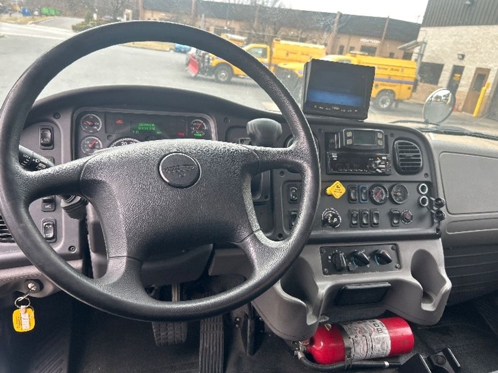 Medium Duty Box Truck-Light and Medium Duty Trucks-Freightliner-2021-M2-Essex-MD-310,736\n\t\tmiles-$ 28,750 - Image 18