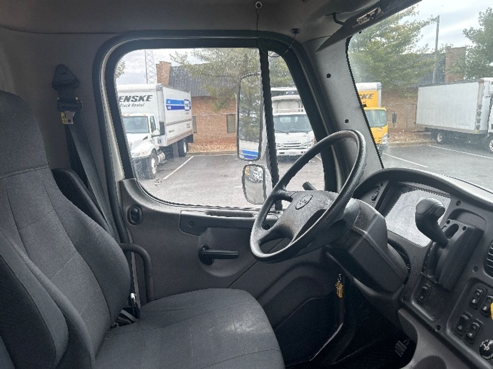 Medium Duty Box Truck-Light and Medium Duty Trucks-Freightliner-2021-M2-Essex-MD-310,736\n\t\tmiles-$ 28,750 - Image 22