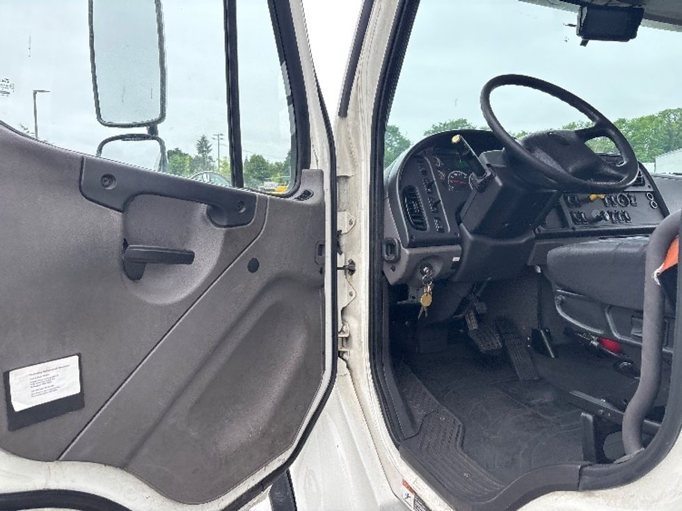 Medium Duty Box Truck-Light and Medium Duty Trucks-Freightliner-2021-M2-Everett-WA-284,916\n\t\tmiles-$ 40,500 - Image 16