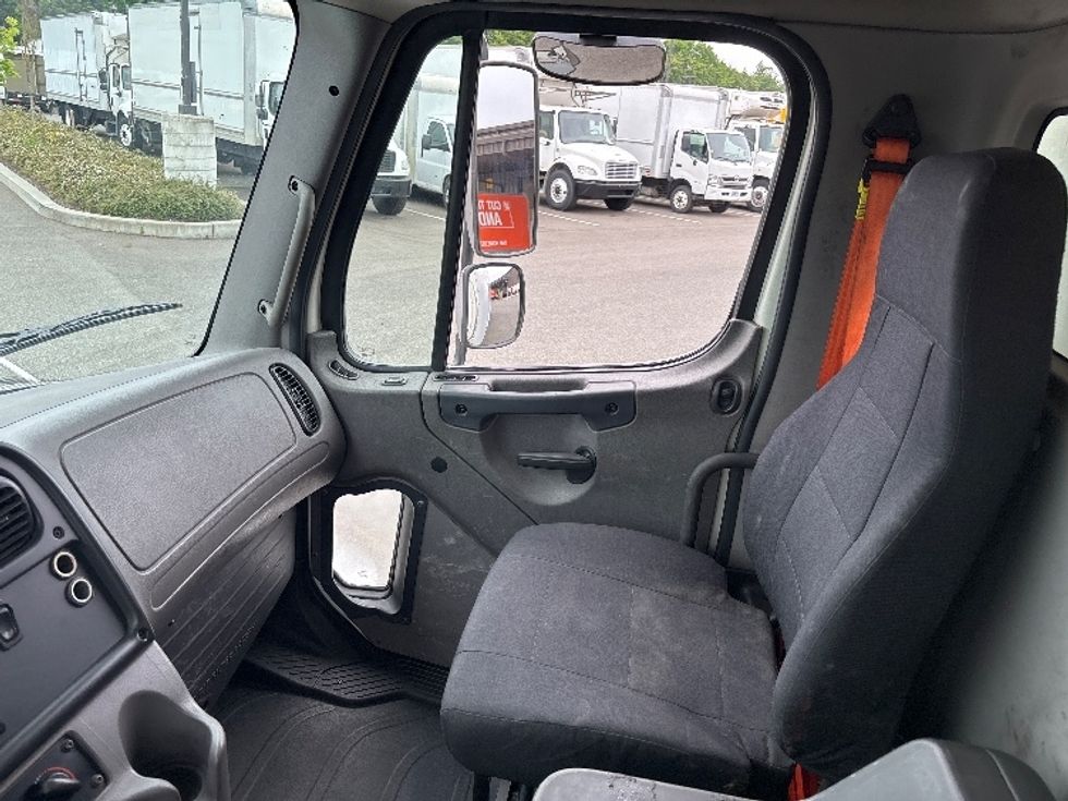 Medium Duty Box Truck-Light and Medium Duty Trucks-Freightliner-2021-M2-Everett-WA-284,916\n\t\tmiles-$ 40,500 - Image 19