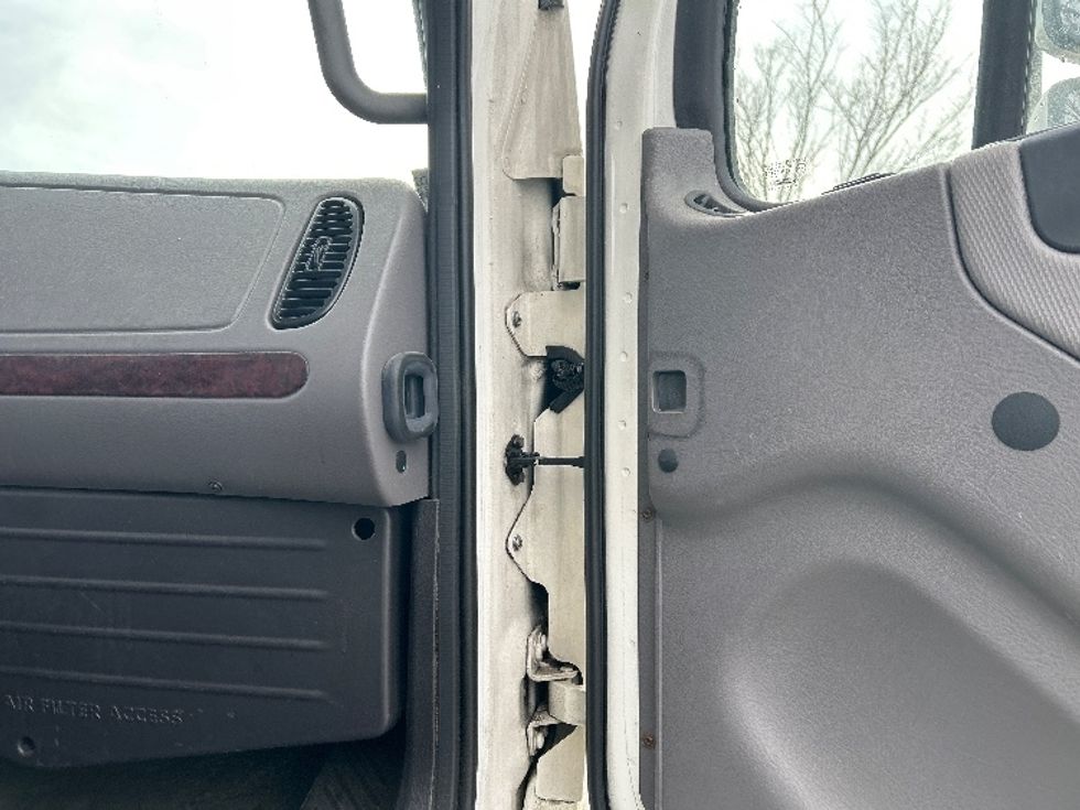 Medium Duty Box Truck-Light and Medium Duty Trucks-Freightliner-2021-M2-Fitchburg-MA-128,532\n\t\tmiles-$ 59,000 - Image 20