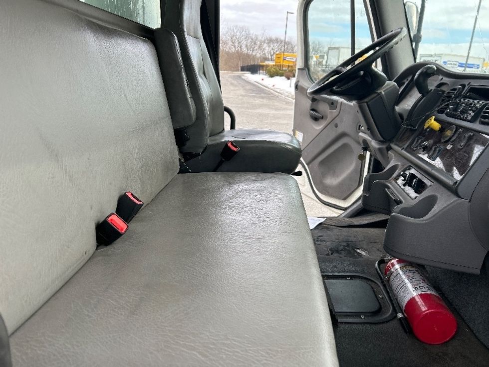 Medium Duty Box Truck-Light and Medium Duty Trucks-Freightliner-2021-M2-Fitchburg-MA-128,532\n\t\tmiles-$ 59,000 - Image 22