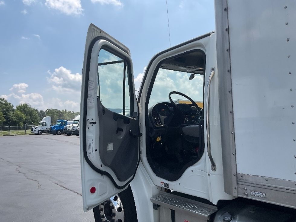 Medium Duty Box Truck-Light and Medium Duty Trucks-Freightliner-2021-M2-Fitchburg-MA-205,072\n\t\tmiles-$ 47,750 - Image 16