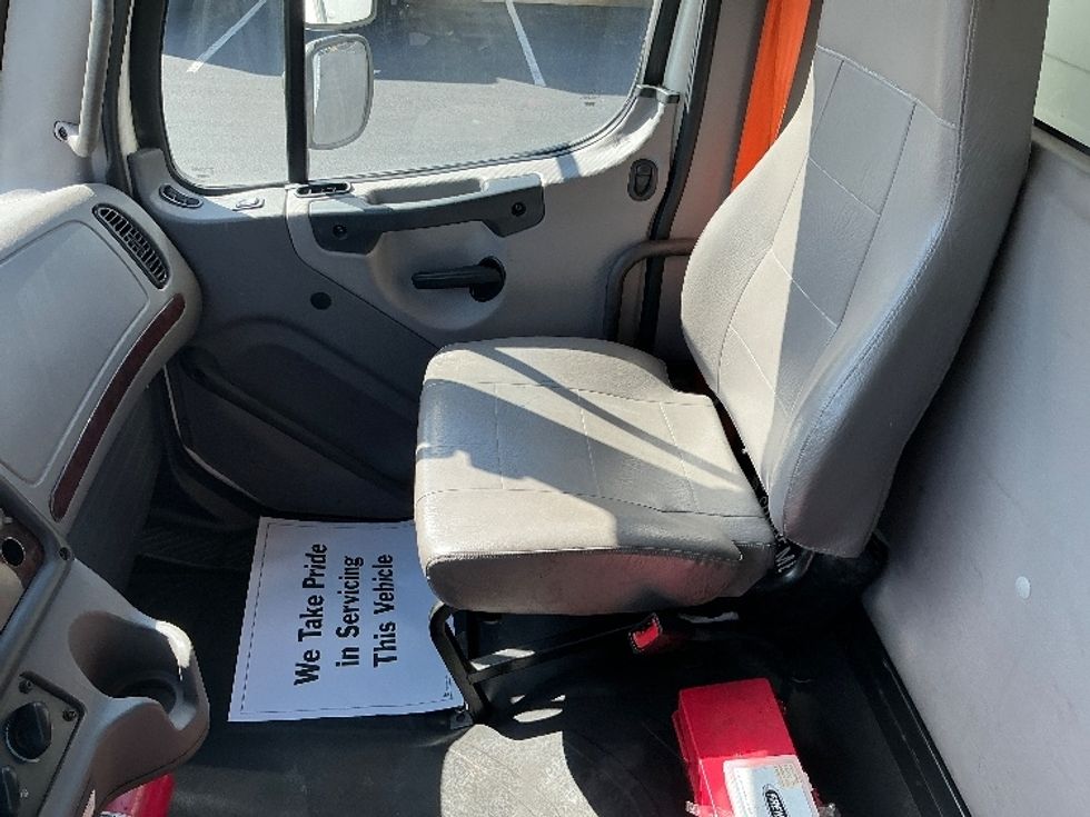 Medium Duty Box Truck-Light and Medium Duty Trucks-Freightliner-2021-M2-Forest Park-GA-200,709\n\t\tmiles-$ 46,000 - Image 17