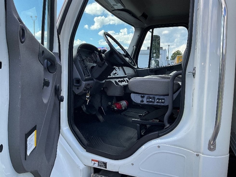 Medium Duty Box Truck-Light and Medium Duty Trucks-Freightliner-2021-M2-Forest Park-GA-45,914\n\t\tmiles-$ 68,250 - Image 16