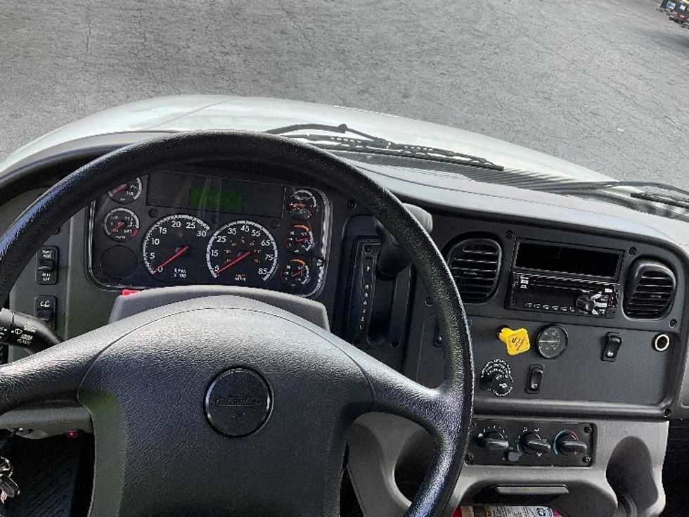 Medium Duty Box Truck-Light and Medium Duty Trucks-Freightliner-2021-M2-Forest Park-GA-45,914\n\t\tmiles-$ 68,250 - Image 18