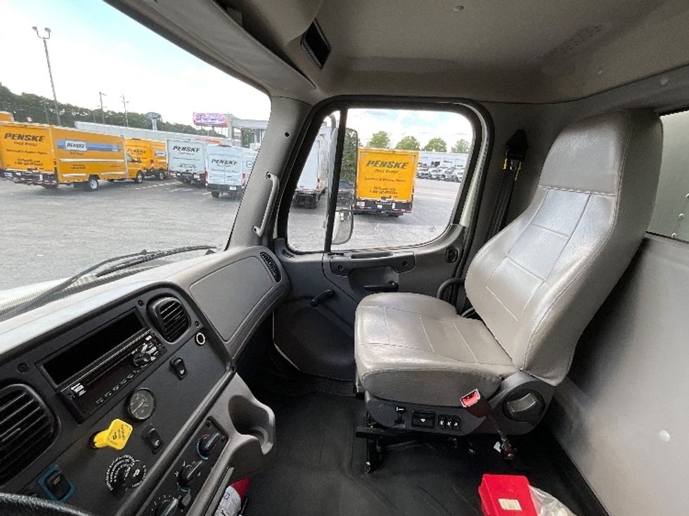 Medium Duty Box Truck-Light and Medium Duty Trucks-Freightliner-2021-M2-Forest Park-GA-45,914\n\t\tmiles-$ 68,250 - Image 19