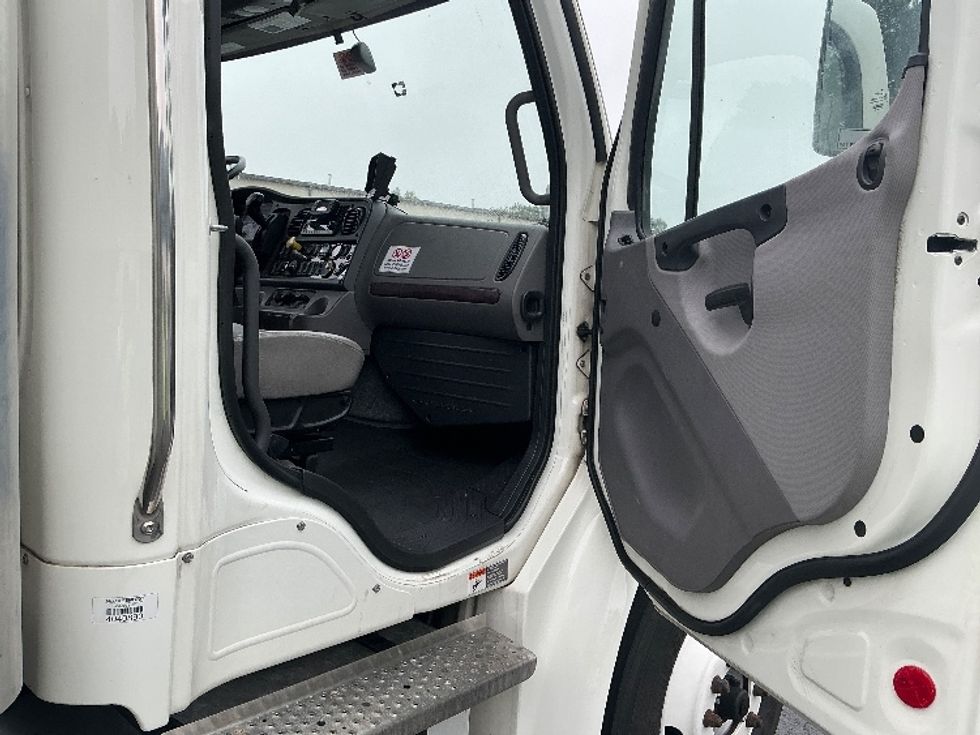 Medium Duty Box Truck-Light and Medium Duty Trucks-Freightliner-2021-M2-Forest Park-GA-83,287\n\t\tmiles-$ 75,750 - Image 20