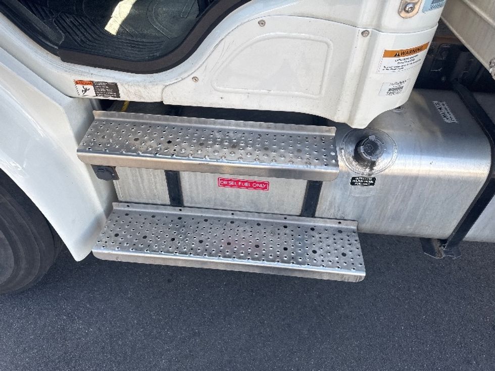 Medium Duty Box Truck-Light and Medium Duty Trucks-Freightliner-2021-M2-Fort Myers-FL-111,270\n\t\tmiles-$ 72,250 - Image 24