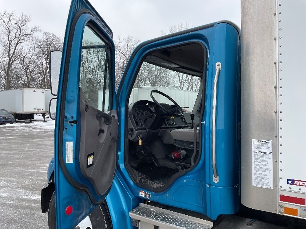 Medium Duty Box Truck-Light and Medium Duty Trucks-Freightliner-2021-M2-Fort Wayne-IN-219,348\n\t\tmiles-$ 28,500 - Image 15