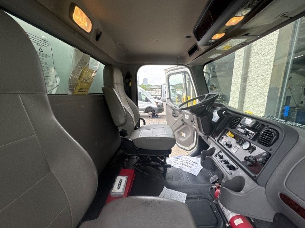 Medium Duty Box Truck-Light and Medium Duty Trucks-Freightliner-2021-M2-Fort Worth-TX-77,843\n\t\tmiles-$ 76,500 - Image 22