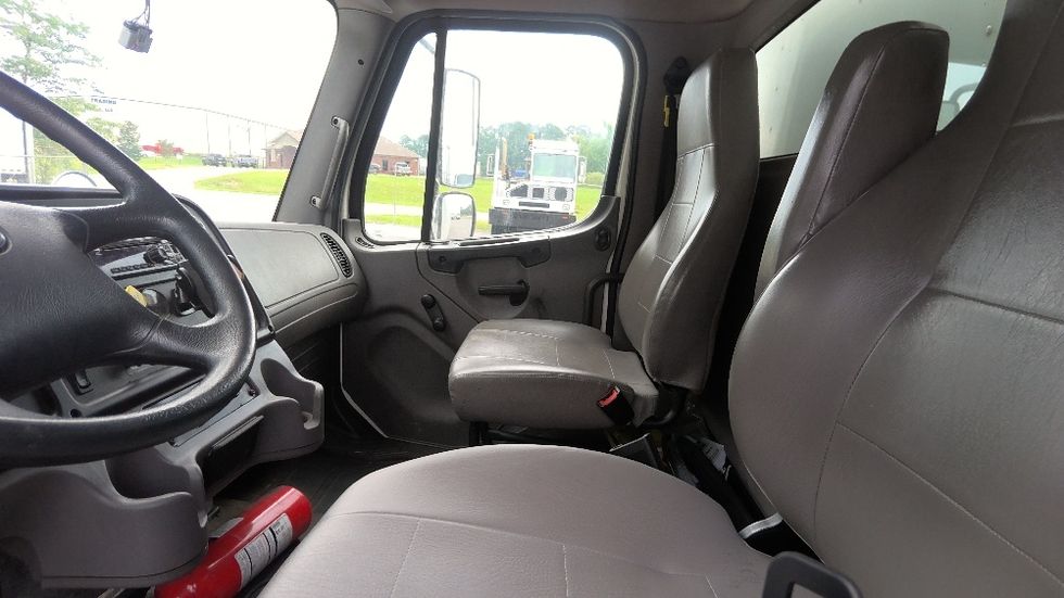 Medium Duty Box Truck-Light and Medium Duty Trucks-Freightliner-2021-M2-Gadsden-AL-120,208\n\t\tmiles-$ 74,250 - Image 19