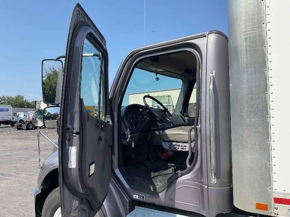 Medium Duty Box Truck-Light and Medium Duty Trucks-Freightliner-2021-M2-Gahanna-OH-158,124\n\t\tmiles-$ 59,000 - Image 16