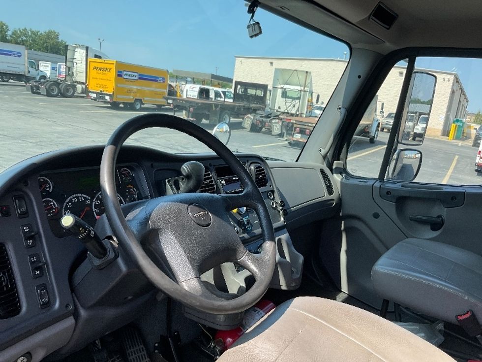 Medium Duty Box Truck-Light and Medium Duty Trucks-Freightliner-2021-M2-Gahanna-OH-158,124\n\t\tmiles-$ 59,000 - Image 17